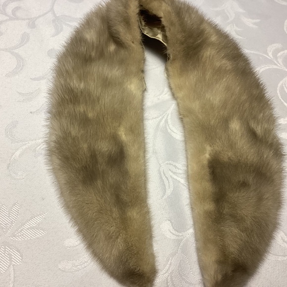 MINK FUR COLLAR. WRAP. - Picture 5 of 6